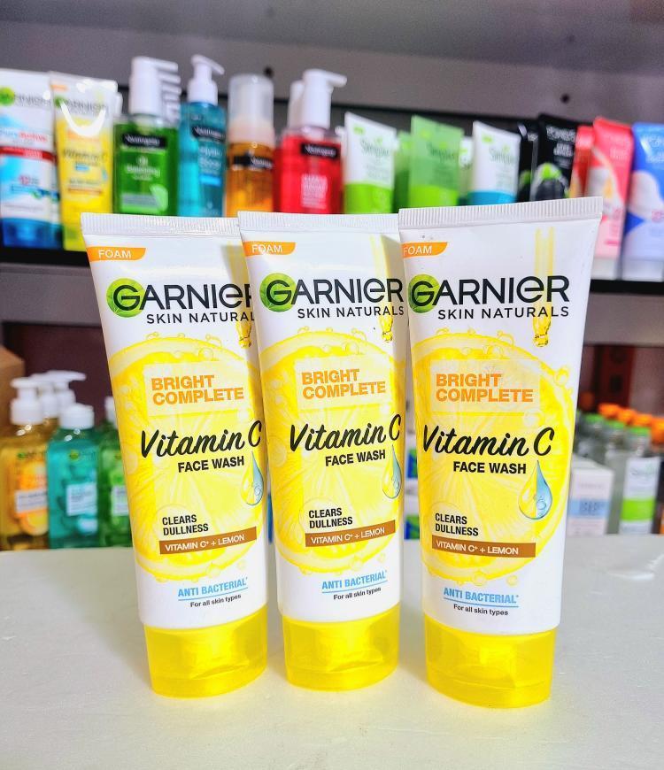 فوم شستشو صورت گارنیر مدل Vitamin C حجم 100 میلی لیتر